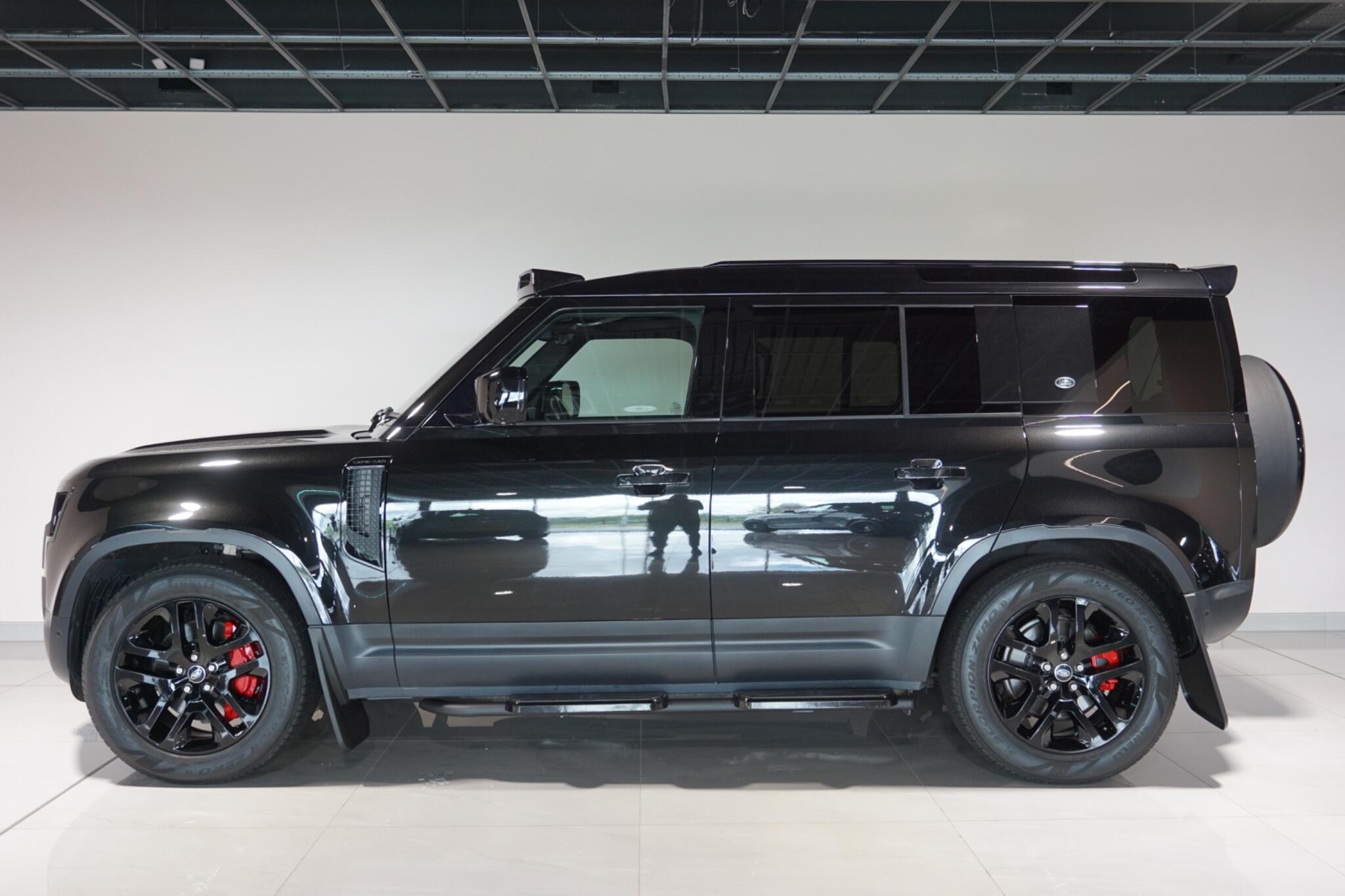 Land Rover Defender 110 3.0 D300 MHEV HSE SUV 5dr Diesel Auto 4WD Euro 6 (s/s) (300 ps)